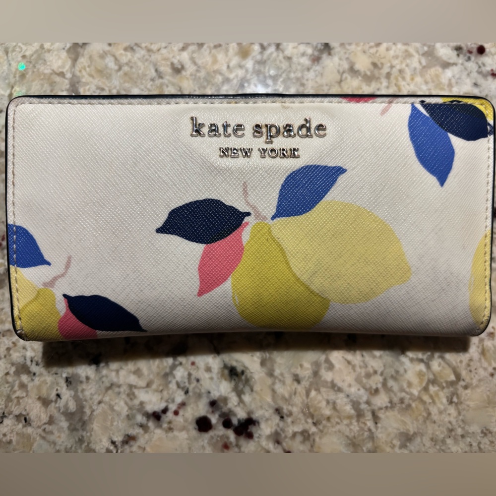 Kate Spade Cameron Lemon Zest Large Bi-Fold Wallet WLRU6143